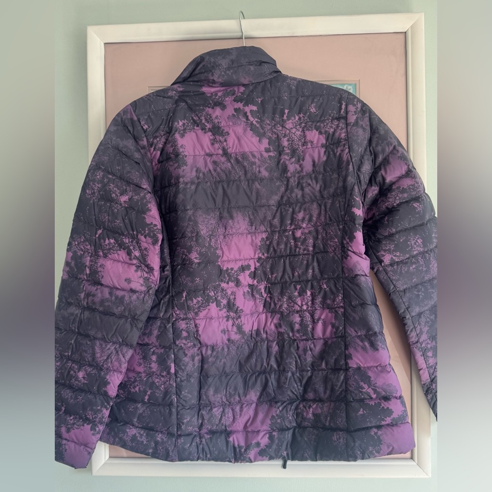 REI Women's Black and Purple Puffer Jacket - Picture 4 of 4